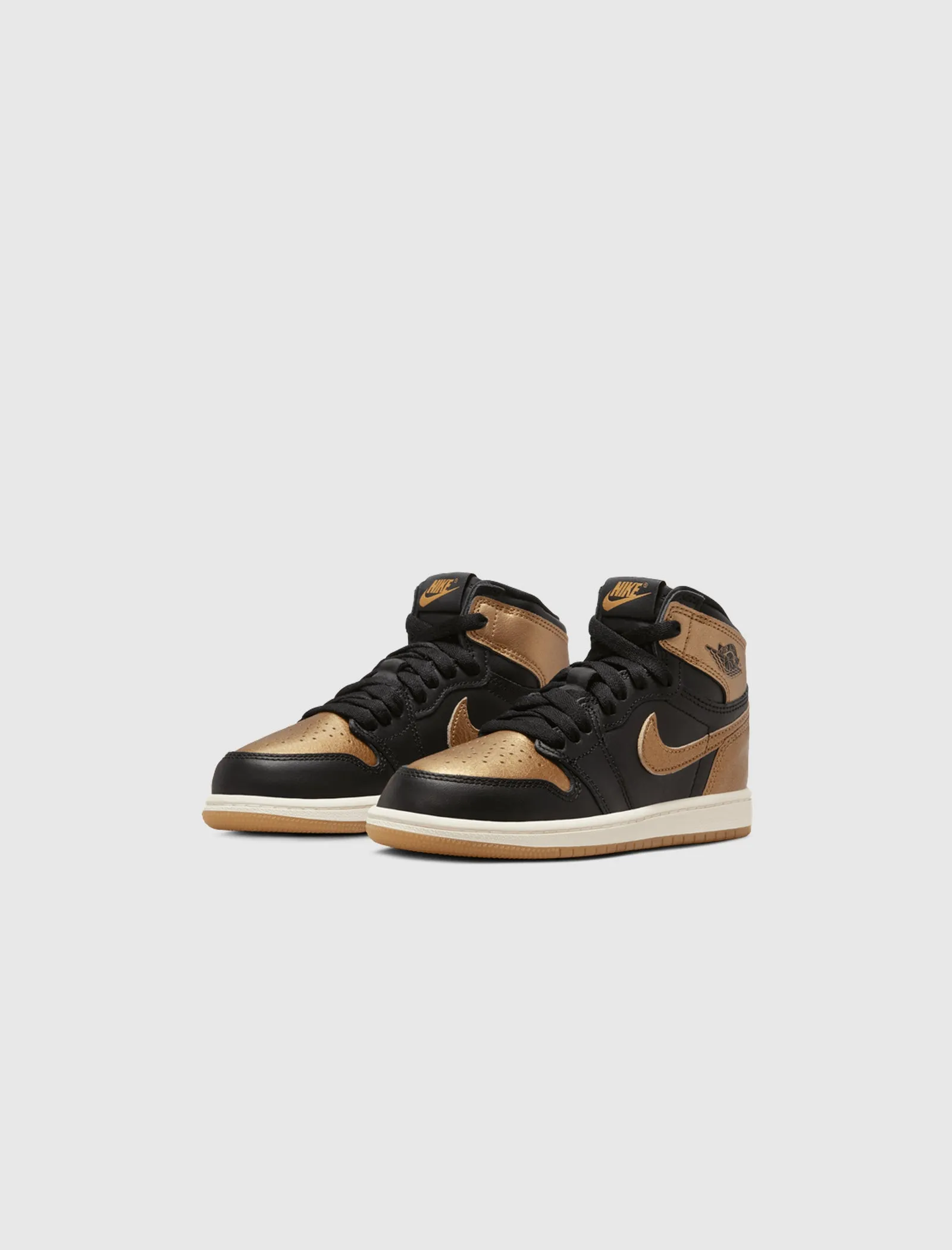 AIR JORDAN 1 RETRO HIGH OG "BLACK/METALLIC GOLD/SAIL" PS