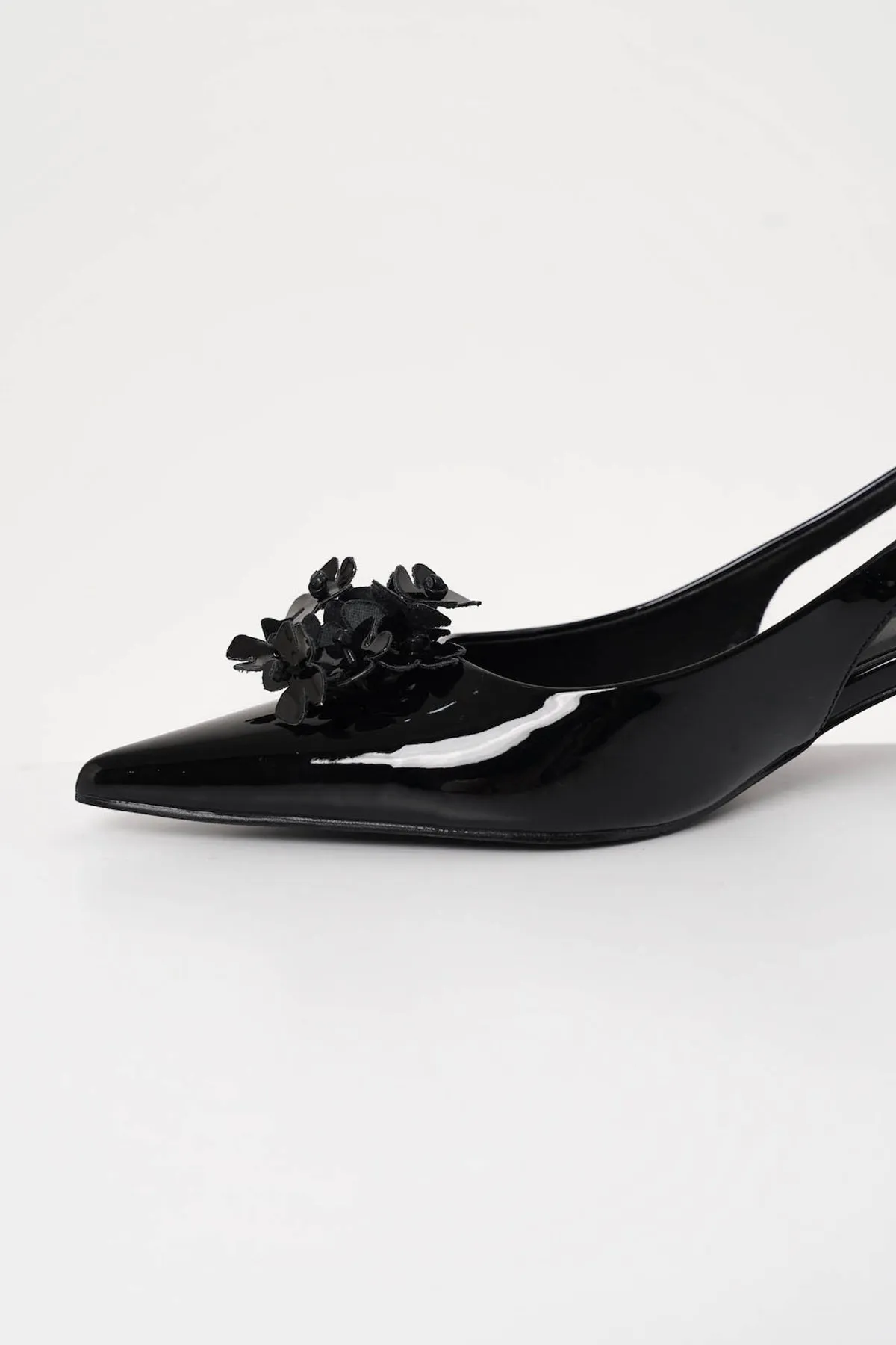 Coralie Slingback Pumps In Black