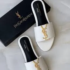 CROCODILE SLIPPERS - WHITE