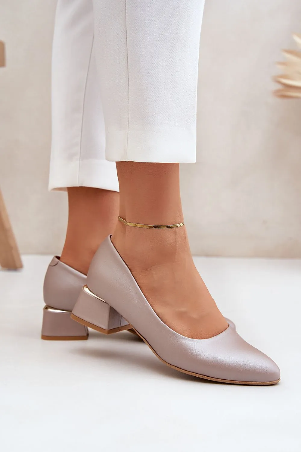 Heel pumps model 206816 Step in style