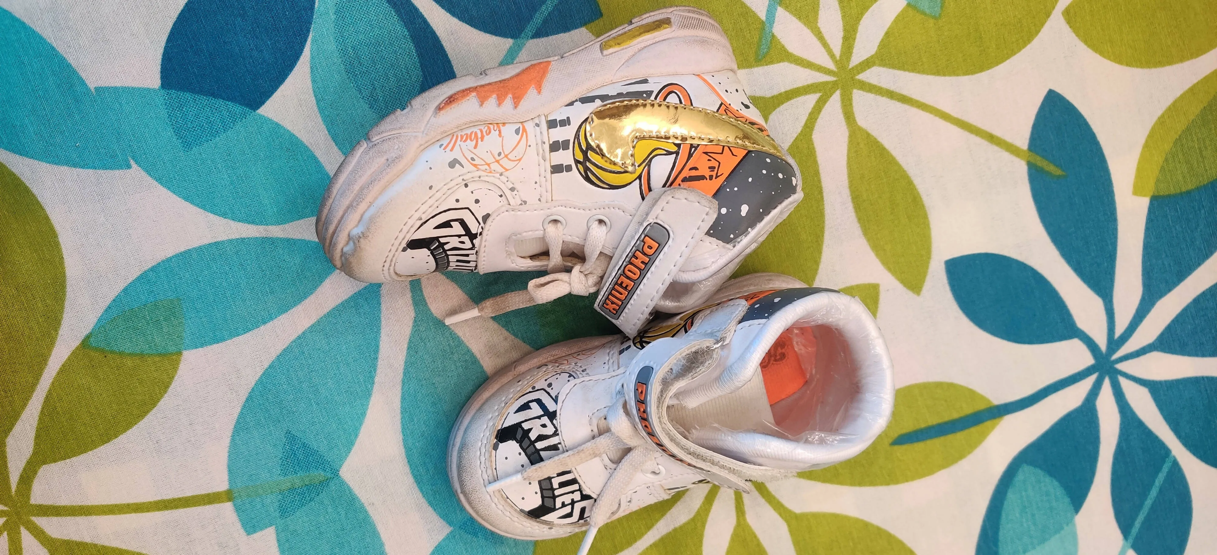Kids high ankle shoe