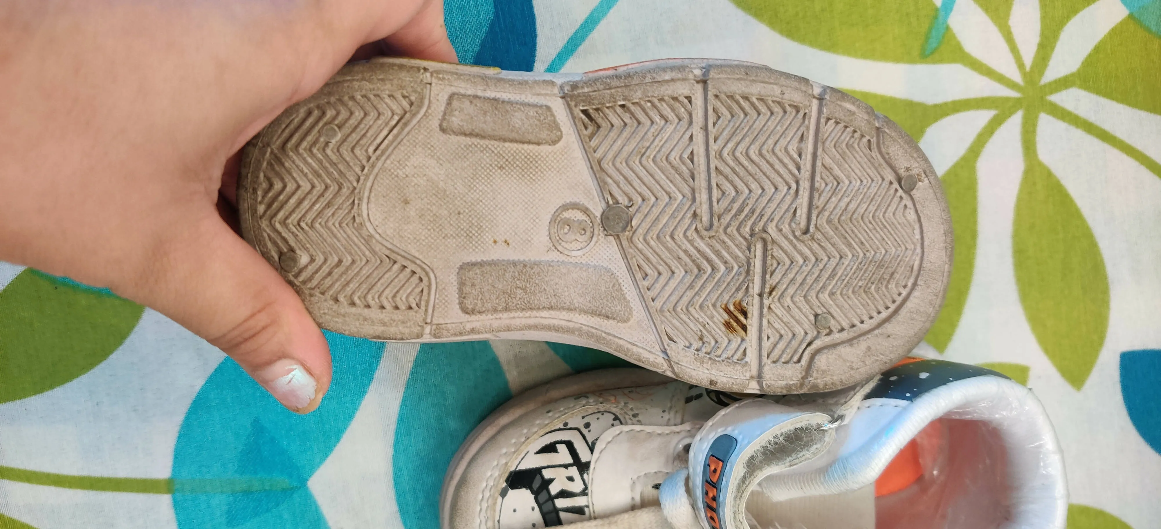Kids high ankle shoe