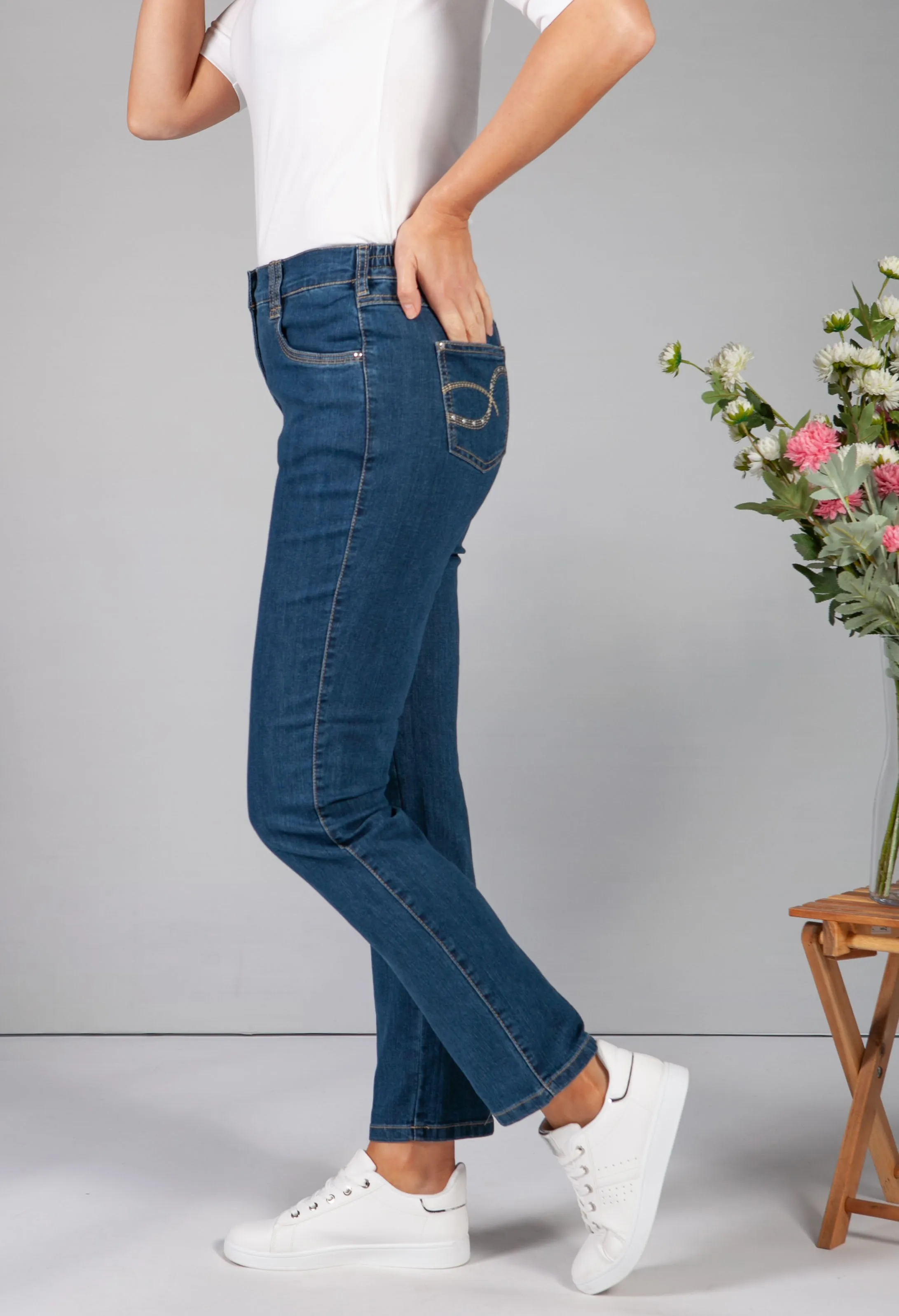 Mid Denim 5 Detailed Pocket Jeans