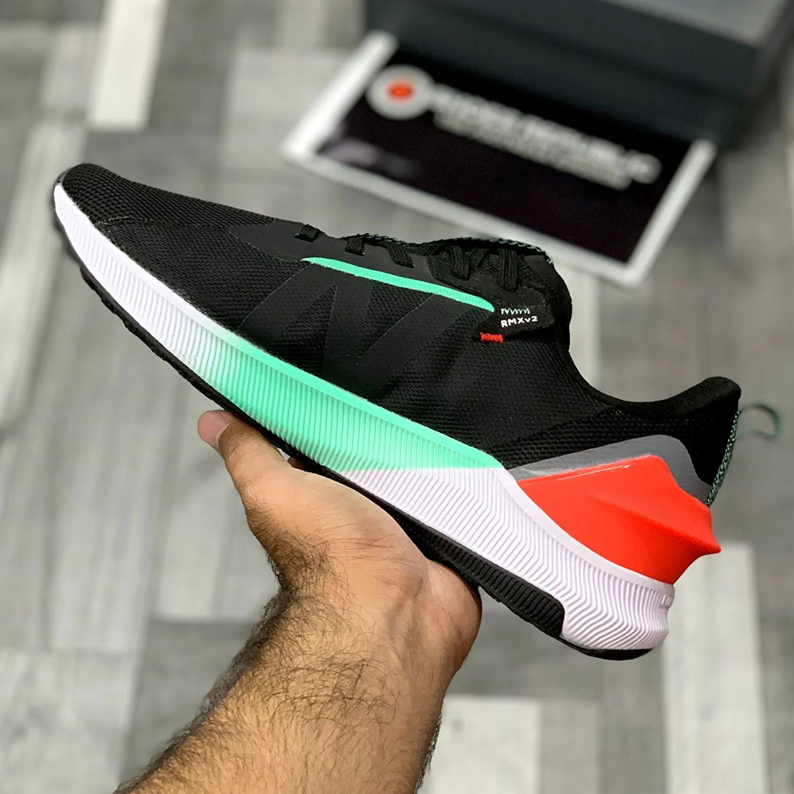 NB FuelCell Propel RMX v2 Black Bright Neon