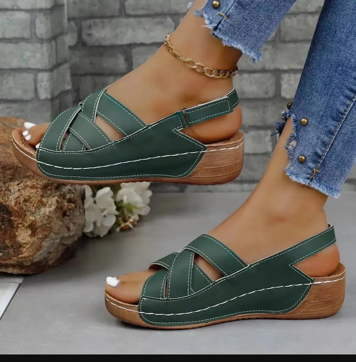 New Sandals Women's Summer Platform Slippers Women Comfy Lightweight Wedges Sandals Woman Thick Bottom Non Slip Beach Shoes