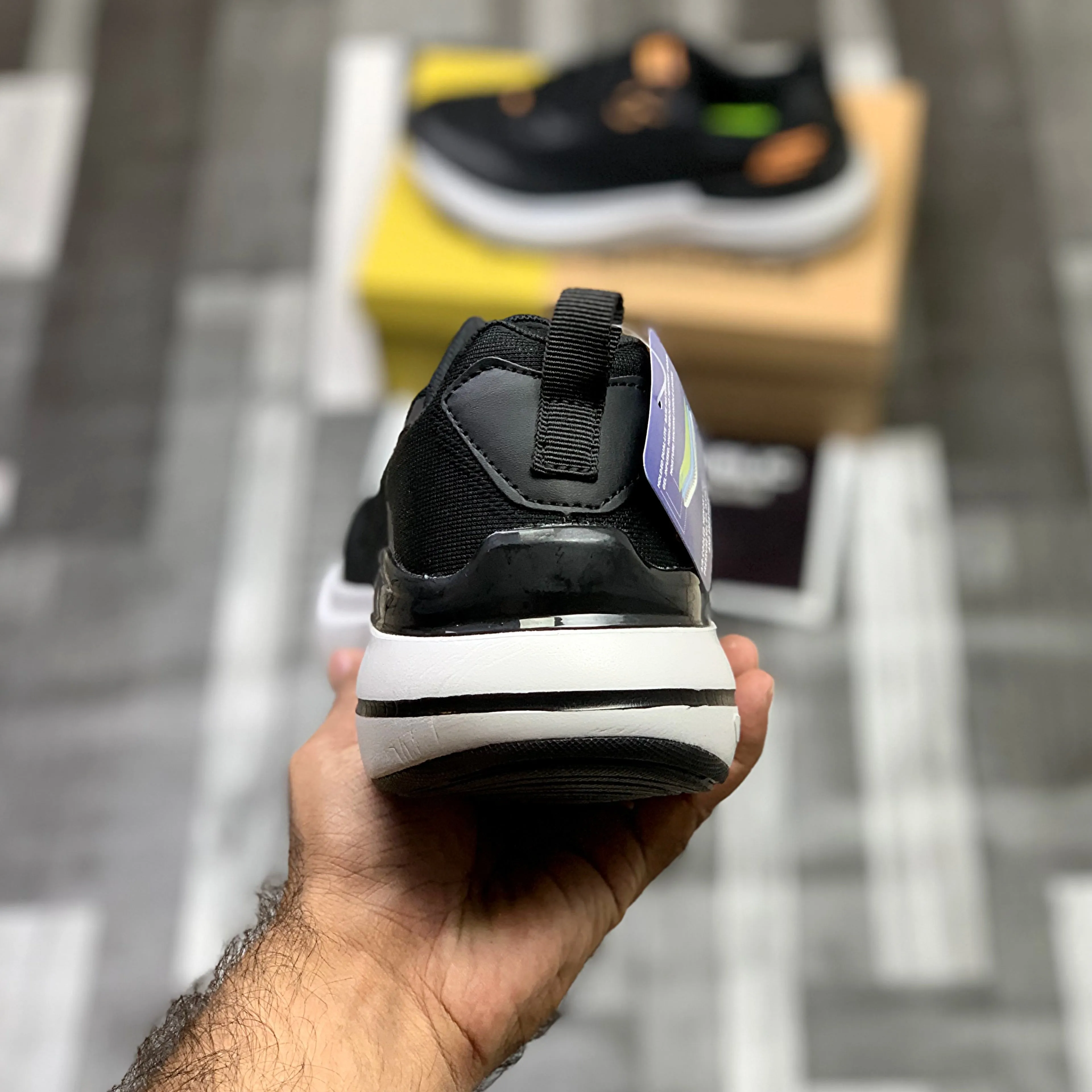 Skeccherrs Hyperburst Skech-Air “Black Yellow"