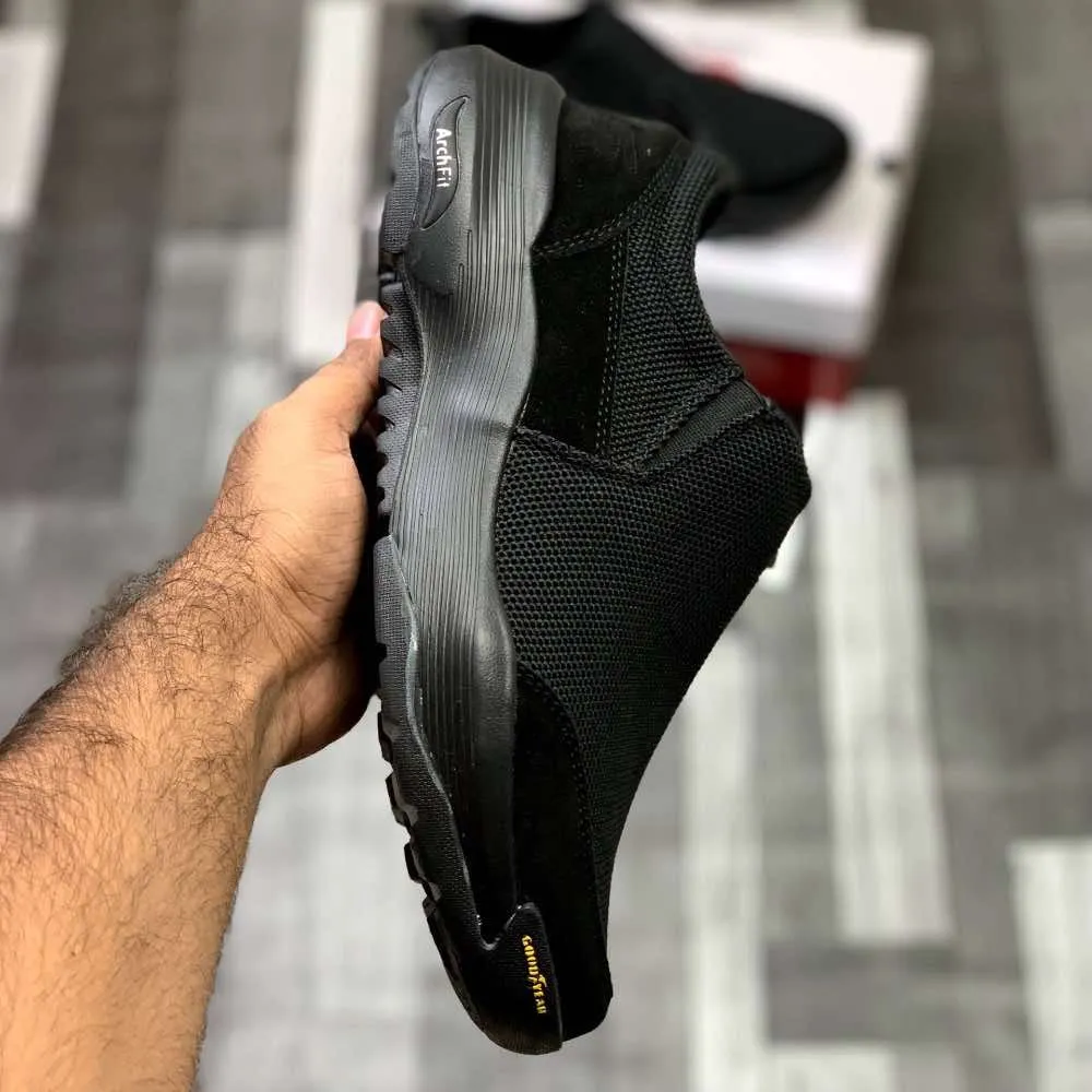 Skecherrs Archfitt Good-Year Slip-In "Black"